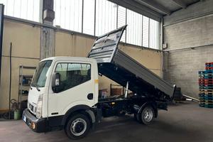 Nissan cabstar NT400 ribaltabile 2015