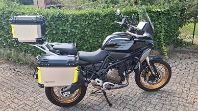 QJ MOTOR SRT 700 SX - 1 anno di garanzia-  5900  €