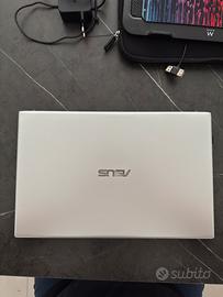 ASUS VivoBook 15 – Intel Core i5 – 12 GB RAM