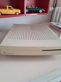 Computer Macintosh LC con MONITOR e tastiera