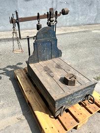 Bilancia a stadera in legno