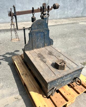 Bilancia a stadera in legno