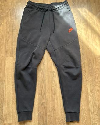 Pantaloni Nike Tech Fleece