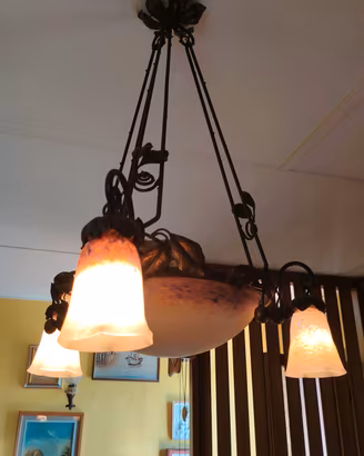 lampadario d'epoca in ferro battuto 