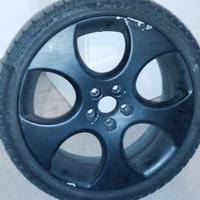 2 gomme Pirelli 215/40/17 e 4 cerchi vw