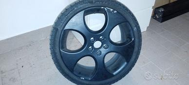 2 gomme Pirelli 215/40/17 e 4 cerchi vw