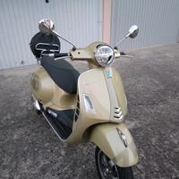vespa GTS 300 75° anniversario 