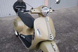 vespa GTS 300 75° anniversario 