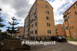 BILOCALE A MATERDOMINI CON POSTO AUTO IN CORTE REC