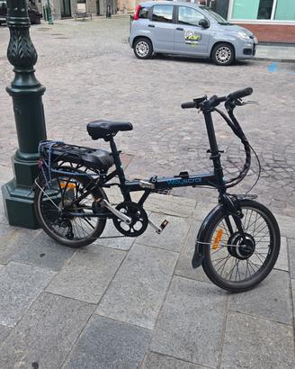 Biciletta Wayscral con  pedalata assistita 