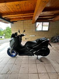 Xmax 125