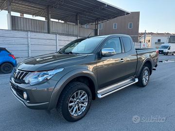 Mitsubishi L200 2.4 DI-D/154CV 2WD Double Cab Invi