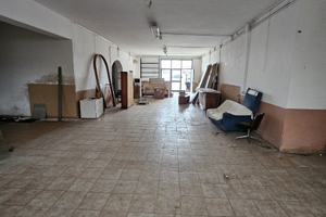 Locale commerciale negozio ufficio ,deposito