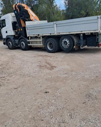 CAMION  GRU SCANIA 4 ASSI