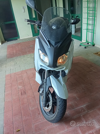 Yamaha xmax 125