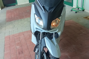 Yamaha xmax 125