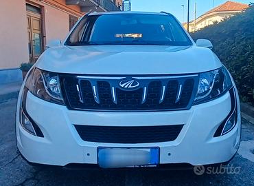Mahindra XUV500 fwd w8 16 v