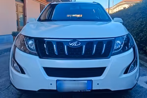 Mahindra XUV500 fwd w8 16 v