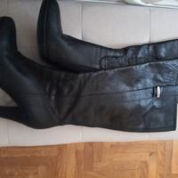 stivali pelle alti nuovi