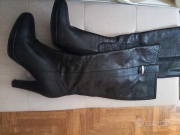 stivali pelle alti nuovi