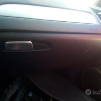 Cassetto portaoggetti audi A4 B8 anno 2010