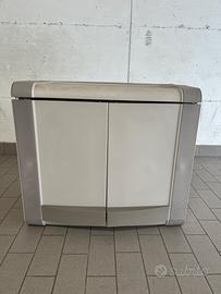 Mobiletto in plastica da esterno