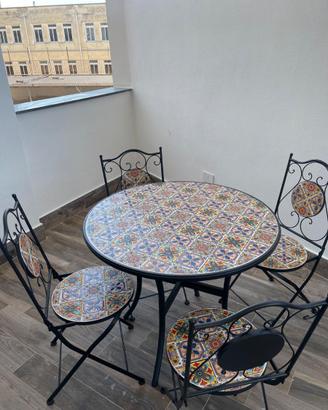 Tavolino Con Mosaico con 4 sedie