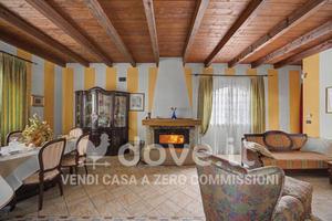 Villa di 275 m² con più di 5 locali e box auto a M