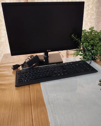 Monitor LG 21 pollici con tastiera e alimentatore