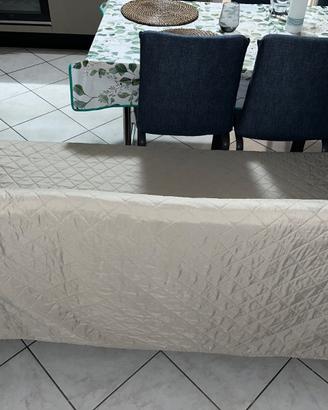 Divano beige chiaro