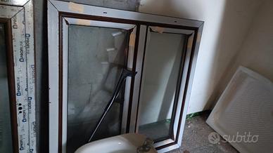 finestre in PVC doppio vetro 