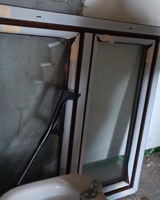finestre in PVC doppio vetro 