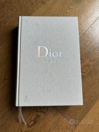 Dior book catwalk sfilate
