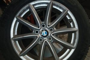 Cerchi in lega originali BMW con pneumatici
