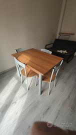 Tavolo Allungabile con 4 sedie