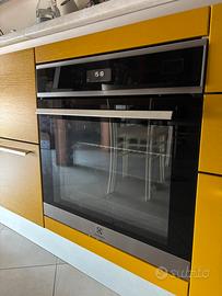 Forno Elettrolux a vapore serie 800