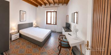 Stanza Piazza Pontida stanza all inclusive female
