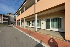 NEGOZIO A BORGOSATOLLO