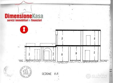 Palazzo / Stabile di 300 m² con più di 5 locali a 