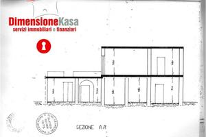 Palazzo / Stabile di 300 m² con più di 5 locali a 
