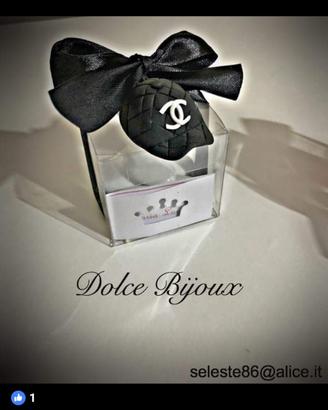 Bomboniera 18 anni ragazzo cappellino .chanel