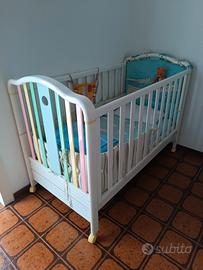 Lettino con sponde e cassetto