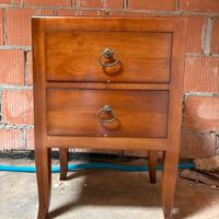 Comodino vintage in legno massiccio Arca Treviso.