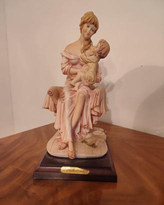 Statuina Maternità "Valentino" su base in legno
