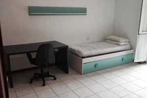 Ampia singola metropolitana gialla linea 3