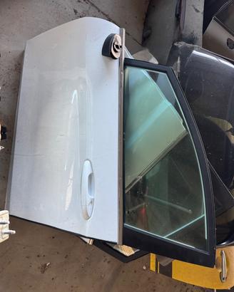 Porta anteriore e posteriore sinistra portellone F