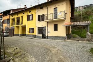 CASA DI CORTE A VALDENGO