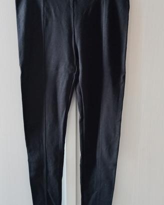 Leggins neri con impuntura frontale 