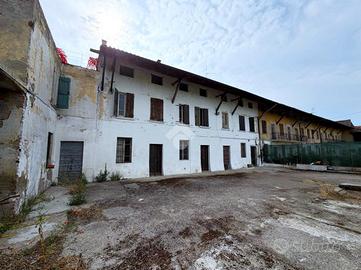 CASA DI CORTE A ORZINUOVI