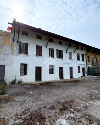 CASA DI CORTE A ORZINUOVI